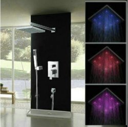 Pomme de douche LED carrée 20,3 cm en chrome brillant pour une salle de bain moderne