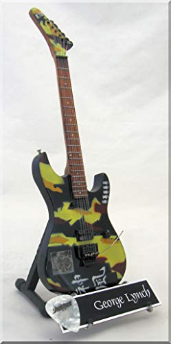 GEORGE LYNCH Guitare Miniature avec médiator KAMIKAZE Dokken - Les Beatles, Paul McCartney, John Lennon, RIngo Starr, George Harrison GEORGE LYNCH Guitare Miniature avec médiator KAMIKAZE Dokken