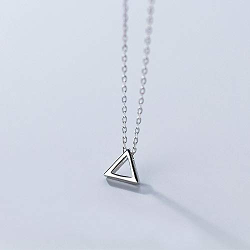 Collier triangle argent 925 : le bijou idéal pour sublimer vos tenues