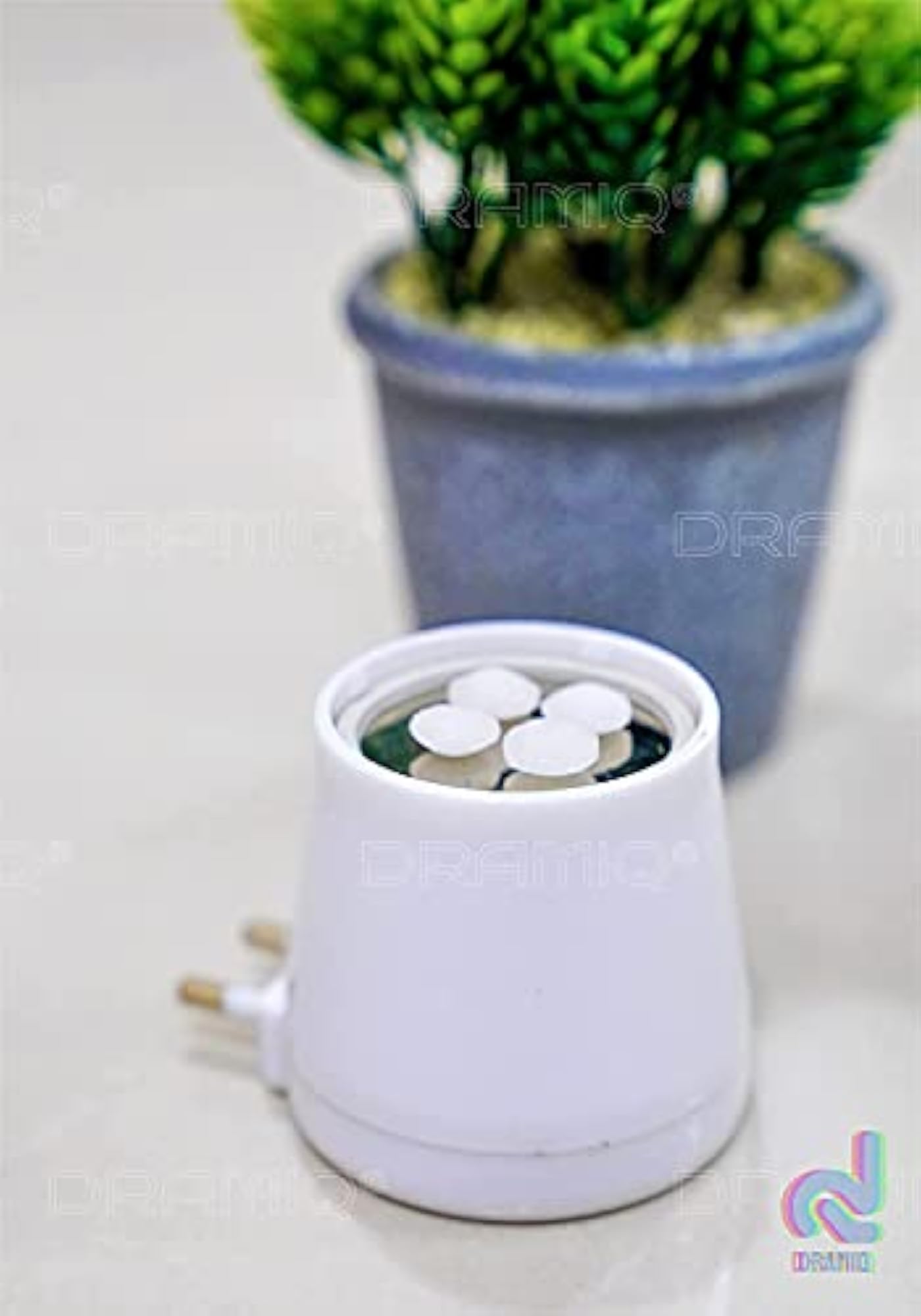 Beautiful Plastic Aroma Diffuser Kapoor Dani with Night Lamp, Blue LED