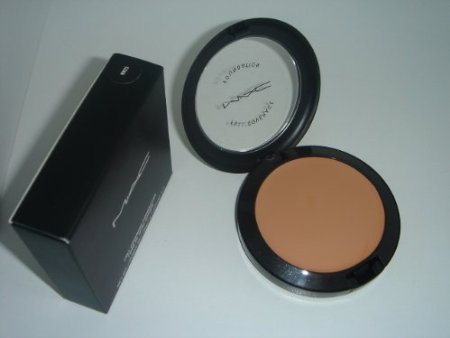 MAC Pro Full Coverage Foundation NW25 - NIB