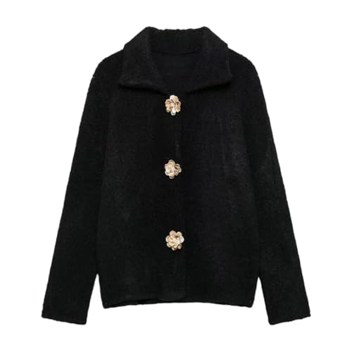 Boutons en forme de fleur sur un magnifique cardigan simple en tricot