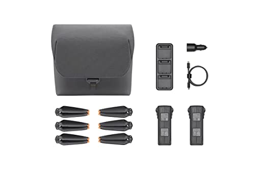 Il kit Mavic 3 Fly More composto da 2 batterie Mavic 3, hub di ricarica da 100 W, caricabatterie da auto da 65 W, borsa a tracolla ed elica a cancellazione del rumore è un'ottima offerta per il tuo viaggio di fotografia aerea.