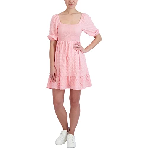 Robe courte plissée anti-froissage pour rester impeccable du matin au soir