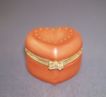 BoxGoebel ** Limoge-Type Heart ** 818285