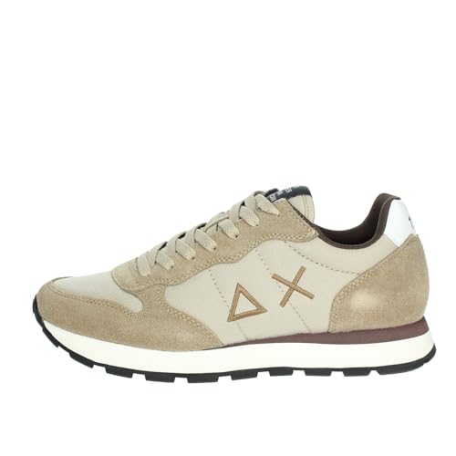 Scarpa sneaker casual dal collo basso, punta chiusa, sistema di chiusura a lacci, comoda, leggera e versatile