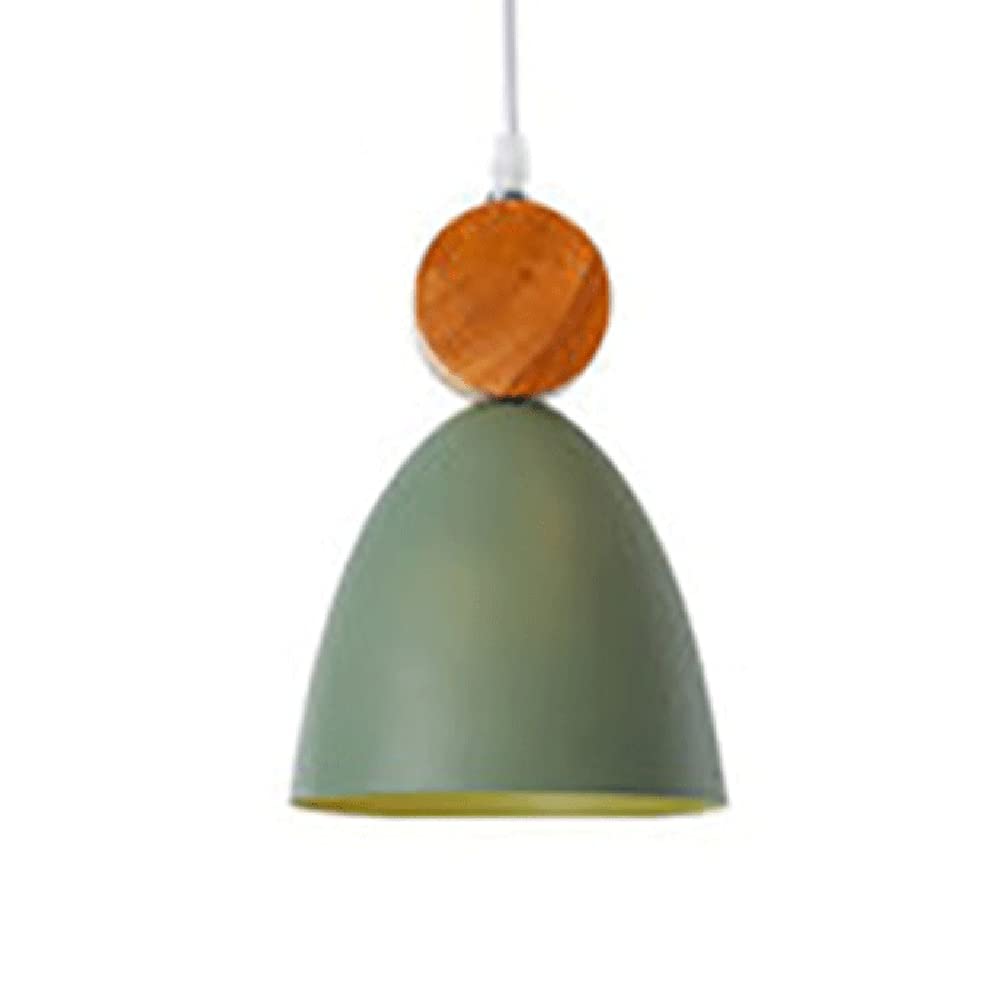 Plafonnier en fer et bois pour illuminer vos dîners autour de la table à manger