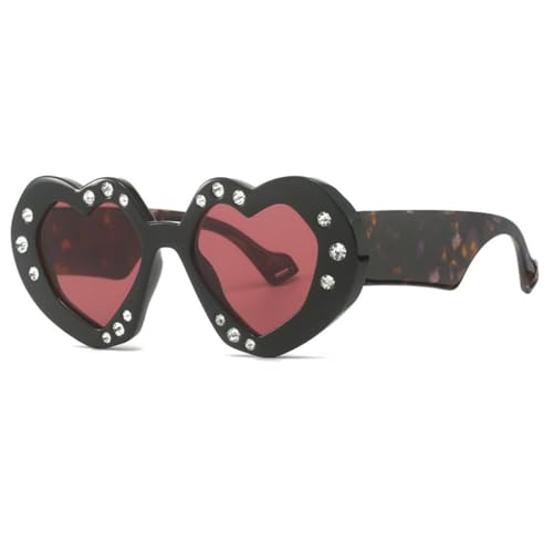 Lunettes de soleil en cœur pour femme idéales pour sublimer un visage et masquer la fatigue