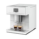 Die Kaffeemaschine kann dank der Kannenfunktion mehrere Tassen nacheinander zubereiten und zaubert mit dem Cappuccinatore cremigen Milchschaum - im Handumdrehen schäumt die Milch direkt in die Tasse