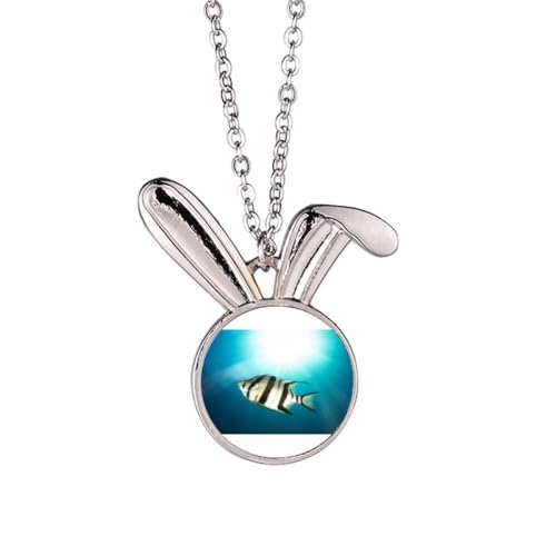 Collier lapin et poissons tropicaux le cadeau original pour surprendre les passionnées de nature