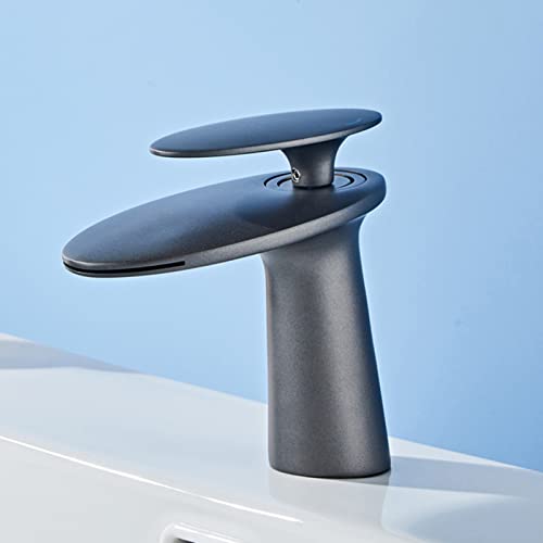 Robinet de salle de bains cascade gris brossé pour transformer votre routine matinale