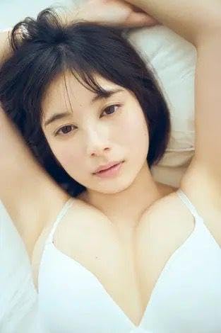 Amazon.co.jp: 直筆サイン入り大久保桜子 直筆サイン入り写真パネル
