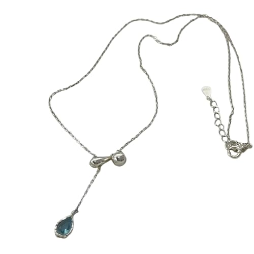 Collier en zircon bleu contre le teint terne bijou élégant