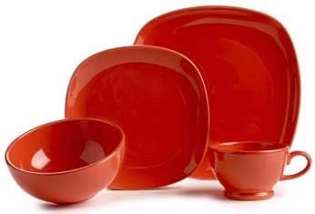 Gibson Escapade 16 pc Dinnerware Set, Red