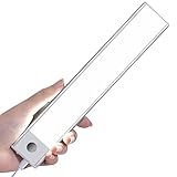 【Luce dispensa pratica e a risparmio energetico】: La luce con sensore di movimento da 40 cm ha una batteria ricaricabile incorporata da 1600 mAh, dopo essere stata completamente caricata, può essere utilizzata continuamente fino a 5 ore in modalità luce costante e può essere utilizzata per 1 mese nella modalità sensore; la luce dell'armadio a LED utilizza la ricarica rapida USB, comoda e facile da usare