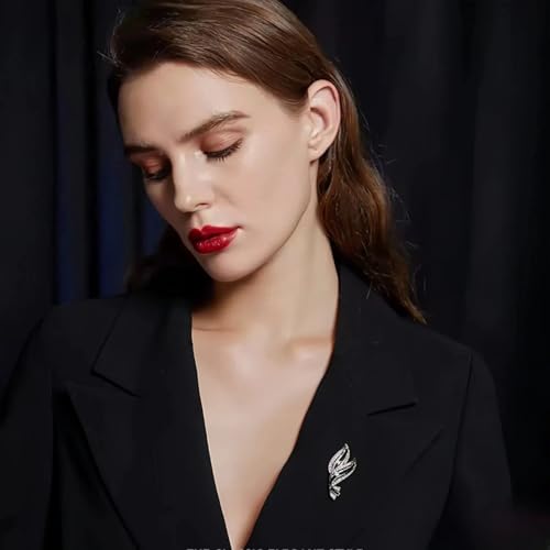 Image of Elegant Leaf-shaped Crystal Brooch, Perfect for Any Occasion,Rose Gold /Silver