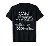 Sammeln Sie Modellbahn? Sie lieben Modellbahn-Shows? Diese Retro-Zug-Liebhaber-Geschenke für Männer sind perfekte Geschenke für Zug-Enthusiasten und sind perfekte Lokomotive-Zug-Geschenke für ihn, Männer, Vater, Sohn oder Bruder. Auch ein tolles Geschenk für Männer mit dem Eisenbahntechniker