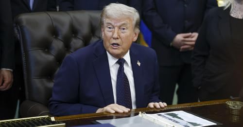 L&rsquo;universo parallelo in cui vive Trump copertina