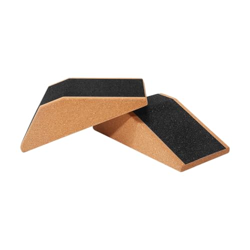 Cuñas de corcho para sentadillas y estiramiento de tobillos y pantorrillas en gimnasio