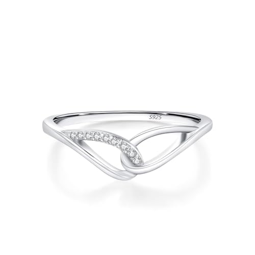 Bague de fiançailles simple argent et zircon blanc, le bijou chic de votre quotidien