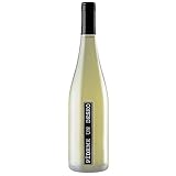 Botella de 75cl. Variedad de Uva Macabeo. Los viñedos están ubicados en la zona de Tierra de Barros, la mejor zona de Extremadura por sus tierras fértiles y arcillosas, los viñedos tienen entre 10 y 40 años. Maridaje: Especial para aperitivos, mariscos, postres.
