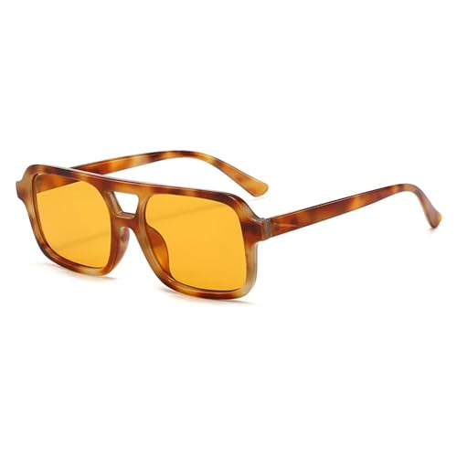 Lunettes de soleil carrées en écaille pour sublimer vos looks d'été en terrasse
