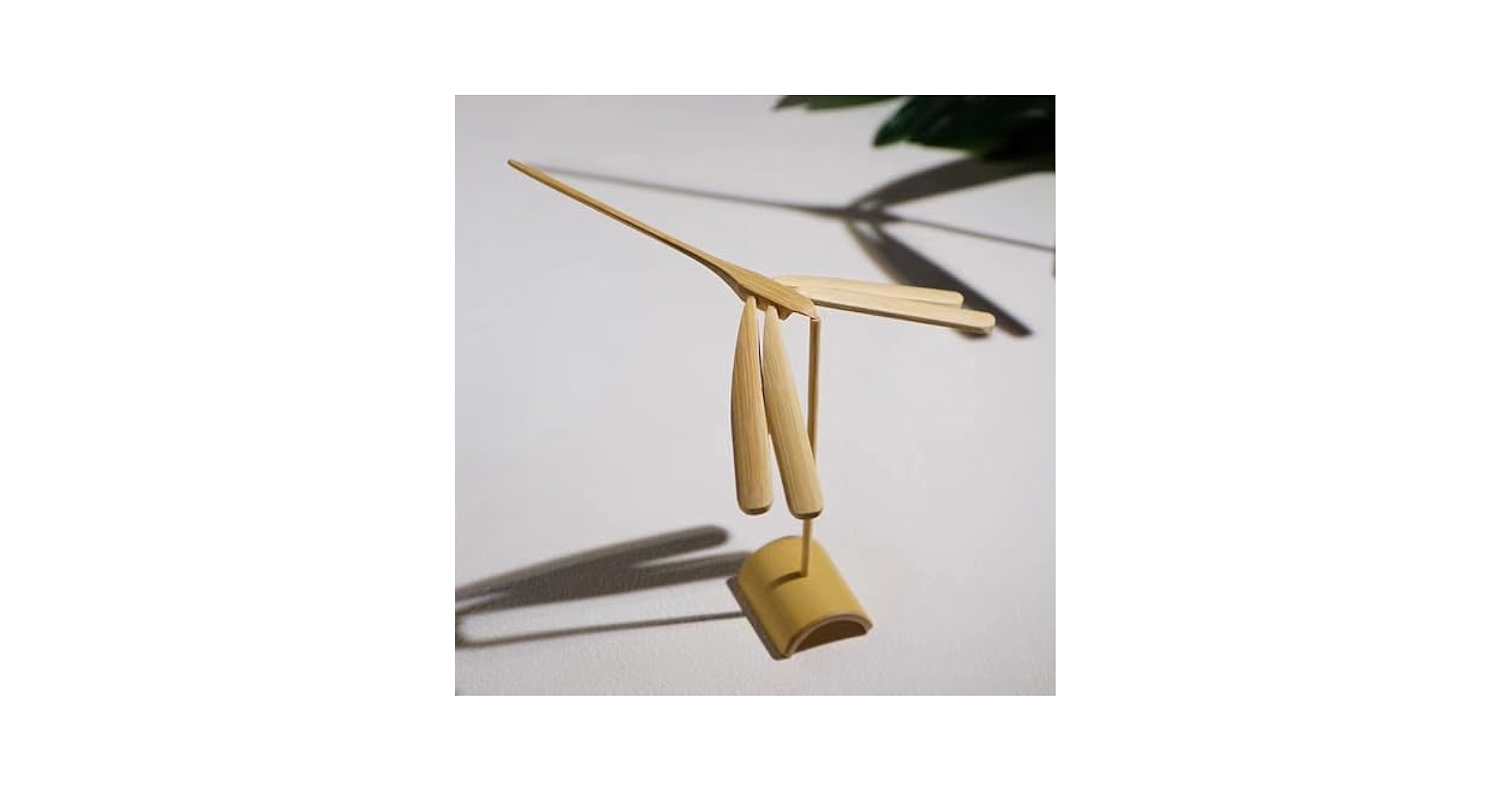 竹細工　とんぼ　置き物 楽天市場】バランストンボ 1匹 台座付 国産 日本製 竹製 職人