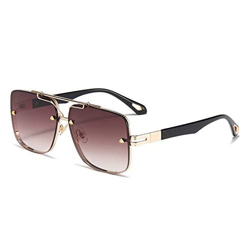 Lunettes de soleil tendance au volant pour un road trip ensoleillé