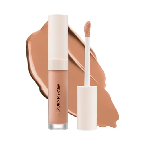 Laura Mercier Translucent Hydrating Setting Spray Ultra-Blur, Micro-Fine Blurring Face Mist, 24HR Shine Control, Natural Finish, Smudge & Transfer-Proof, Infused with Hyaluronic Acid + Niacinamide