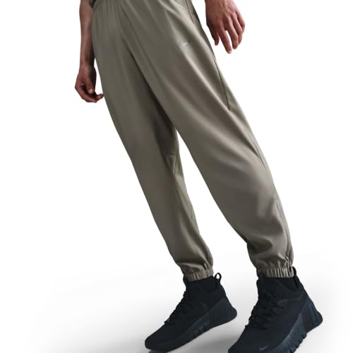 Image of Nike Men's Form Dri-FIT Tapered Versatile Pants