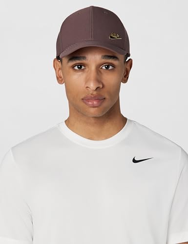 Image of Nike Unisex Adult Dri-FIT Club Structured Metal Logo Cap Hat | Mens and Womens