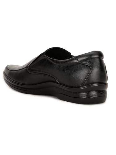 Image of Bata Men Pull On Shoes