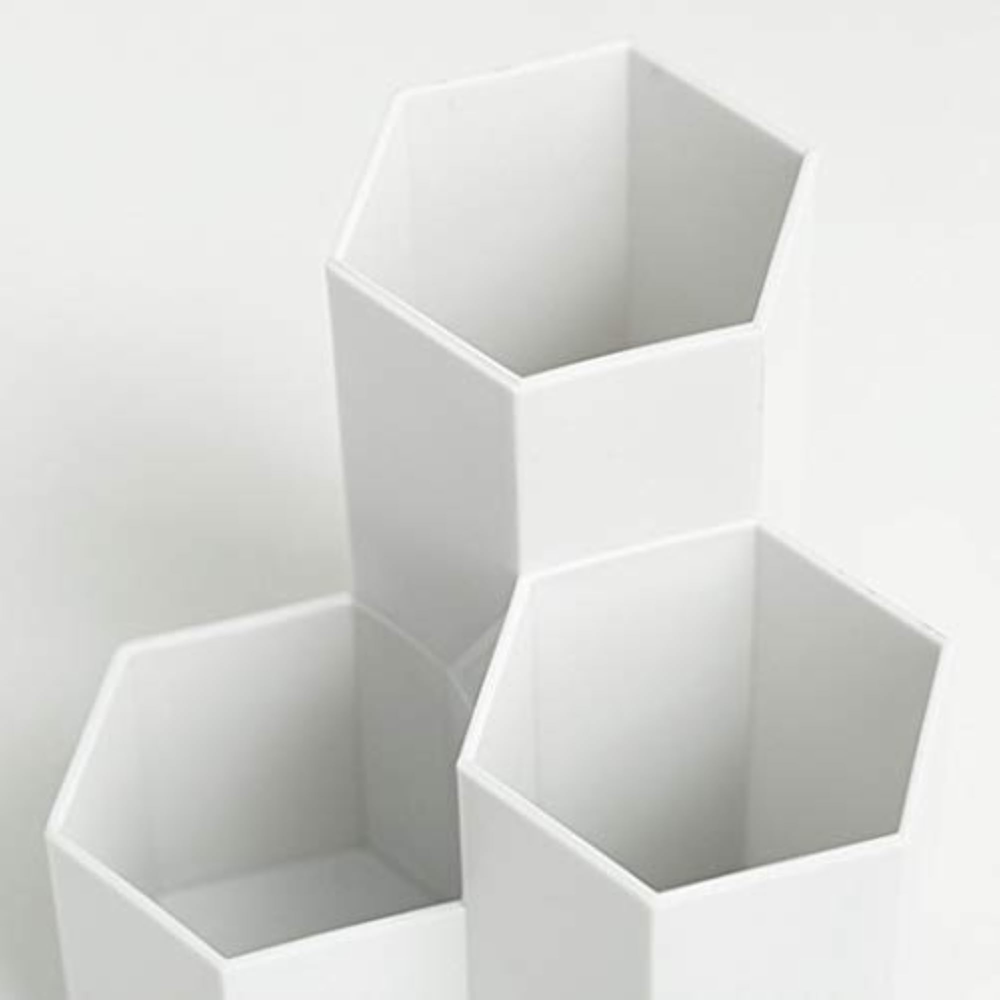 Simple 3-Slot Tabletop Makeup Brush Holder