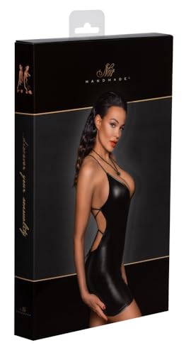 Robe noire fluide idéale pour vos sorties en ville et soirées chic