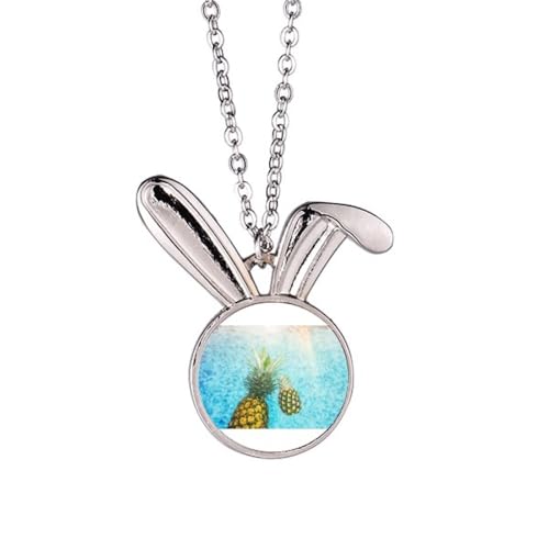 Collier lapin bleu PineFruit, un bijou totem plein de tendresse