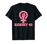 Diseño que es un juego feminista en el puño clásico de resistencia, combinado con el símbolo para las mujeres y la feminidad. El diseño incluye una referencia política sutil, pero audaz que hará que la gente piense y luego sonríe sabiamente mientras confirman la solidaridad.