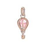 Entschwebe dem Alltag mit dem funkelnden, rosafarbenen Heißluftballon Charm-Anhänger. Das handveredelte Charm besteht aus zart schimmerndem Pandora Rose (14 Karat rosévergoldete Metalllegierung)