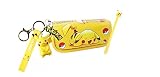 Tiene una funda de piel sintética con estampado de Pikachu.
