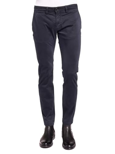 Pantalon Man 921BU25008 en tissu premium et finitions soignées