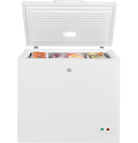 GE Garage Ready 8.8 cu. ft. Manual Defrost Chest Freezer FCM9SRWW の商品画像 1