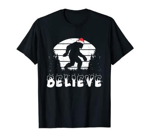 Believe Bigfoot Navidad Yetti divertido árbol de Navidad Sasquatch Camiseta