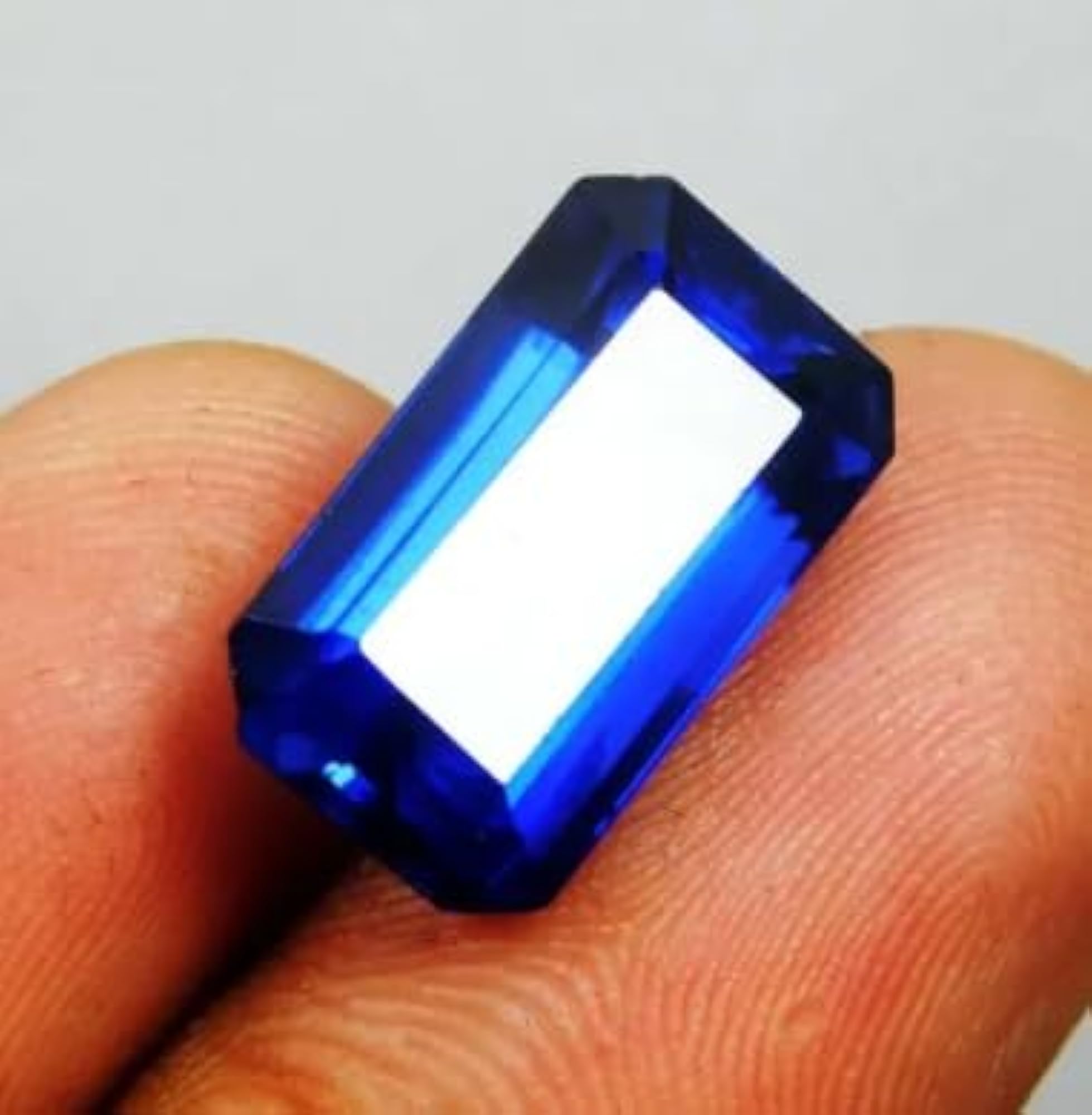 4.15 Carat Blue Sapphire Gemstone, Certified