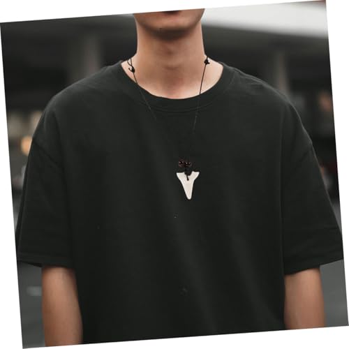 VALICLUD 2Stücke Haifischzahn-halskette Unisex Dekorativer Anhänger Resin Vielseitig Tragbar für Männer und Frauen für Partys und Alltag Einzigartiges Design