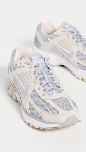 Nike Men's Zoom Vomero 5 Sneakers4