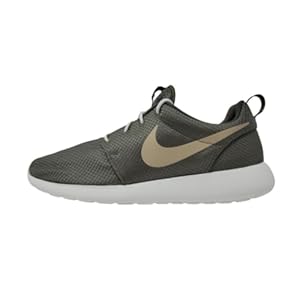 Nike Men’s Rosherun Running Shoe