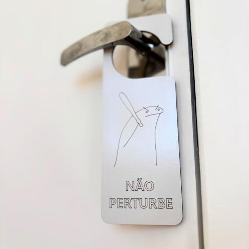 Plaquinha 'Não Perturbe' com Desenho de Meme Flork e Gravação a Laser, Decoração Quarto, Sala, Escritorio