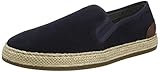 Inspirada al estilo de espadrillas, Pantelleria es una deportiva de hombre slip-on de piel gamuzada y diseñada para disfrutar al máximo del verano. Confortable y ecléctica, destacará con cualquier look
