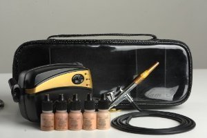 Glam Air Airbrush - Kit de sistema de maquillaje con 5 tonos de base y rubor (elige tus colores en el menú desplegable) (mate claro)