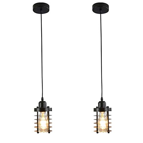 Plafonnier en fer forgé pour illuminer un salon sombre avec un lustre industriel