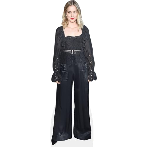 Bild: Elizabeth Lail (Black Outfit) Pappaufsteller mini f�r 24,97 EUR bei amazon.de